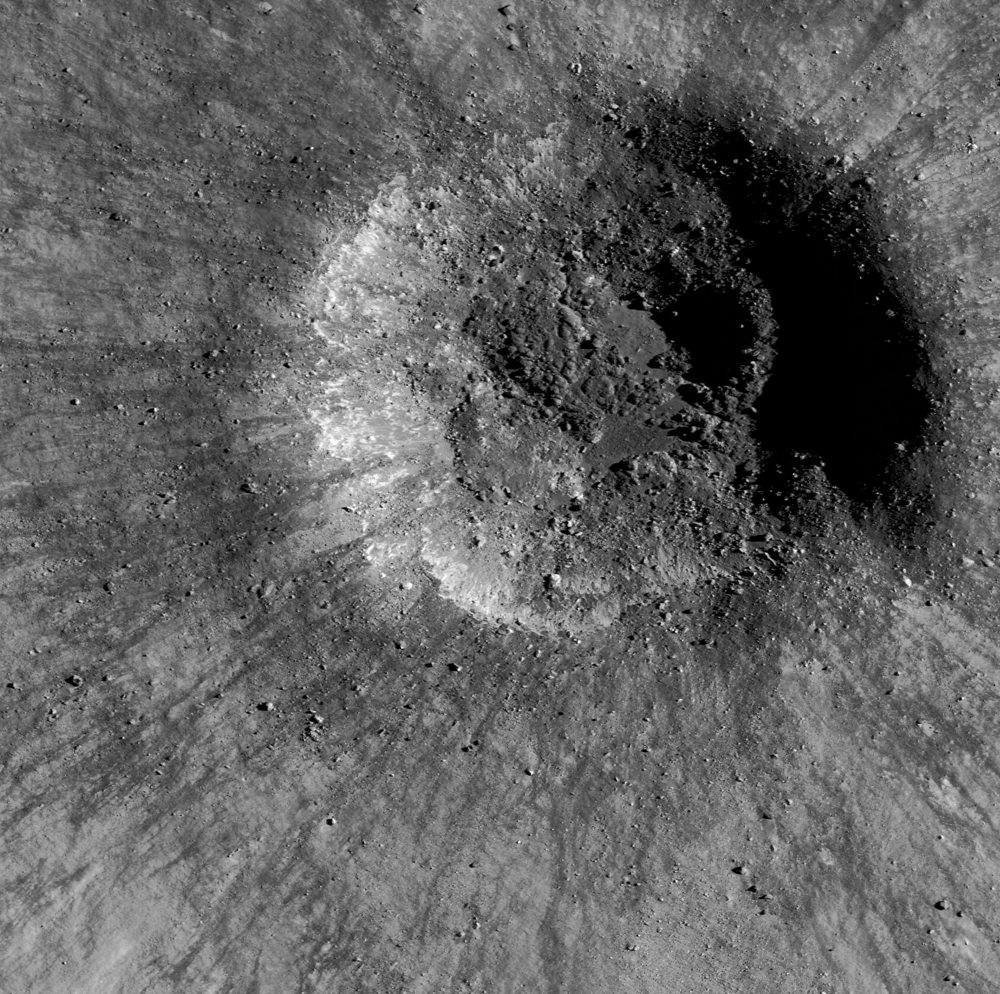 Young lunar crater
