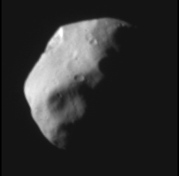 A view of partially-lit Nix, captured from 14,000 miles by New Horizons on July 14, 2015. (NASA/JHUAPL/SwRI)